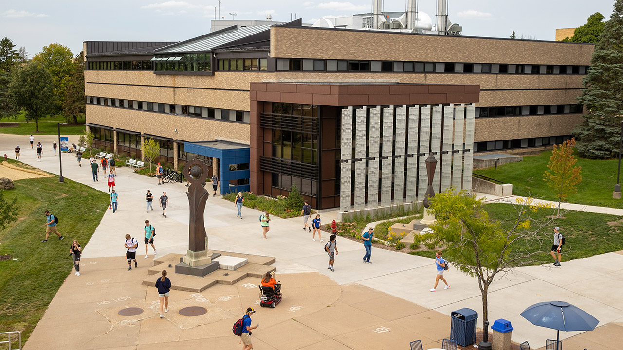 Dean's List of distance education students announced UWPlatteville News